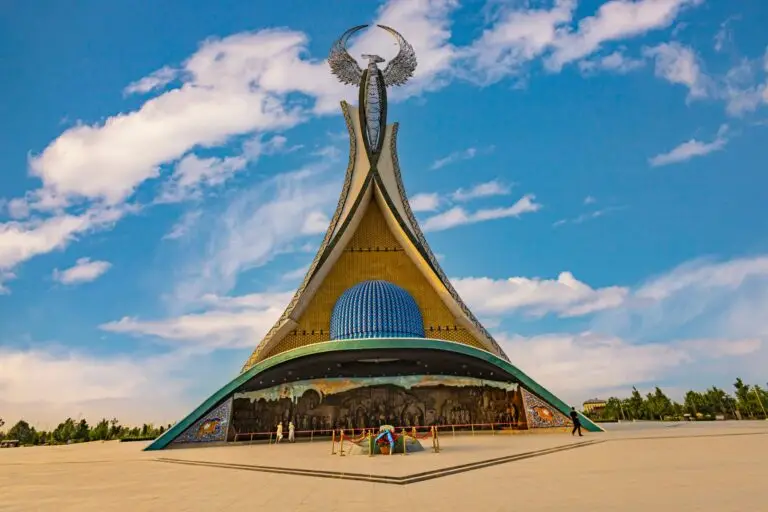 uzbekistantashkent08-05-2025independencemonumentparkintashkentthecapital