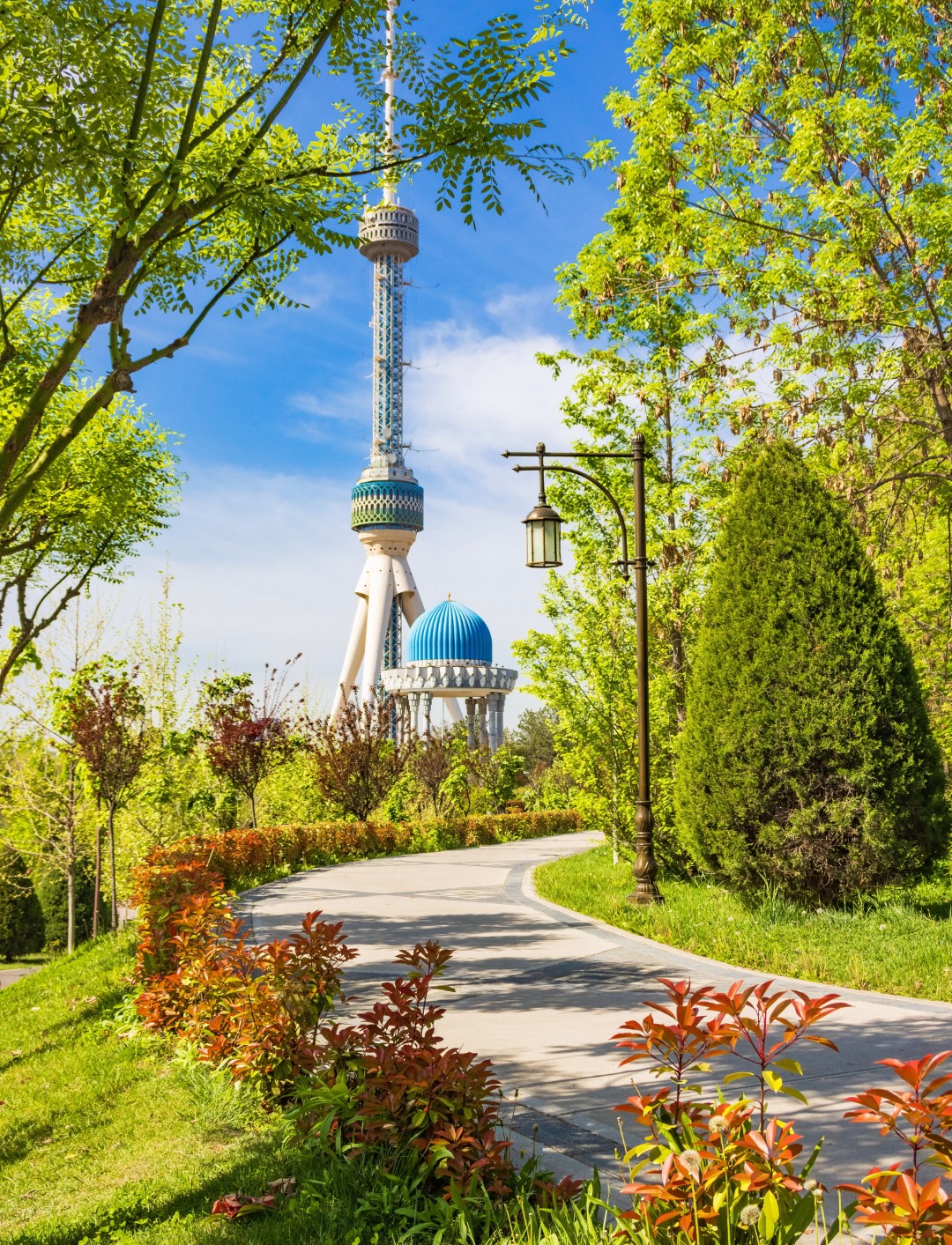 parksoftashkent-springlandscapeofapublicpark-uzbekistan-2